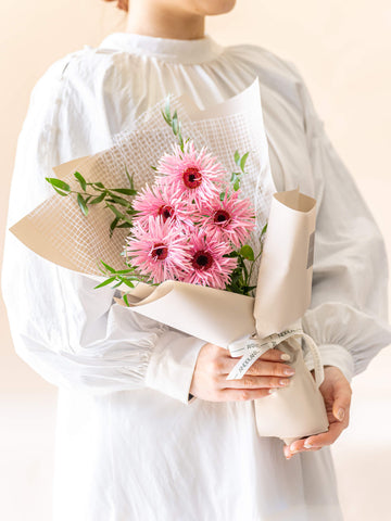 ガーベラの花束 5本 - ピンク -