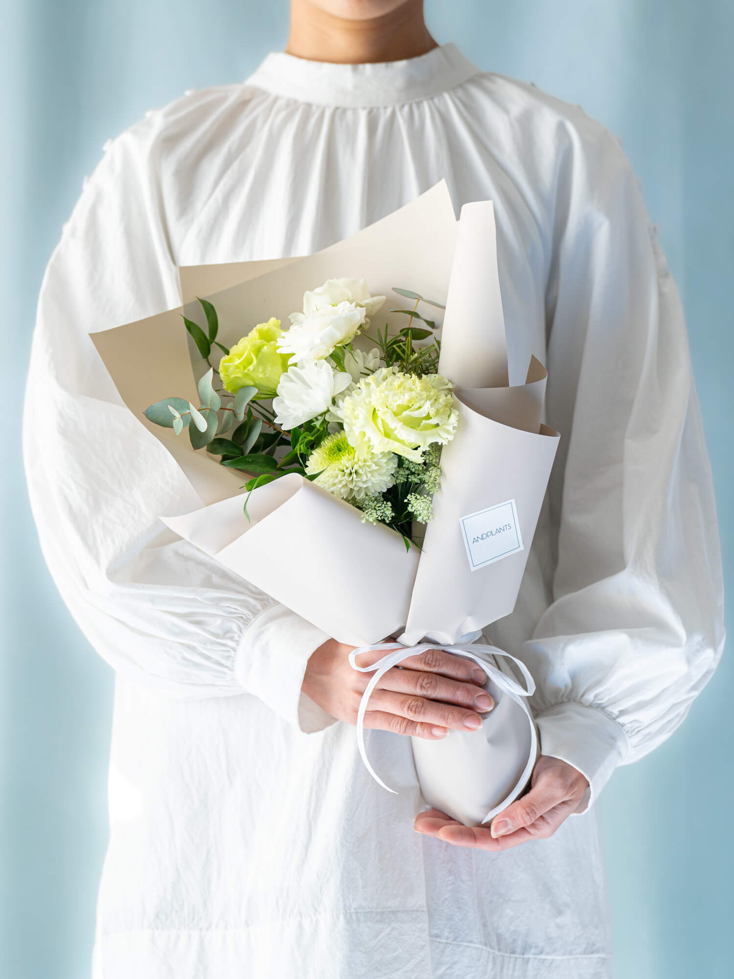 【お供え用】季節の花束 S - ホワイト -