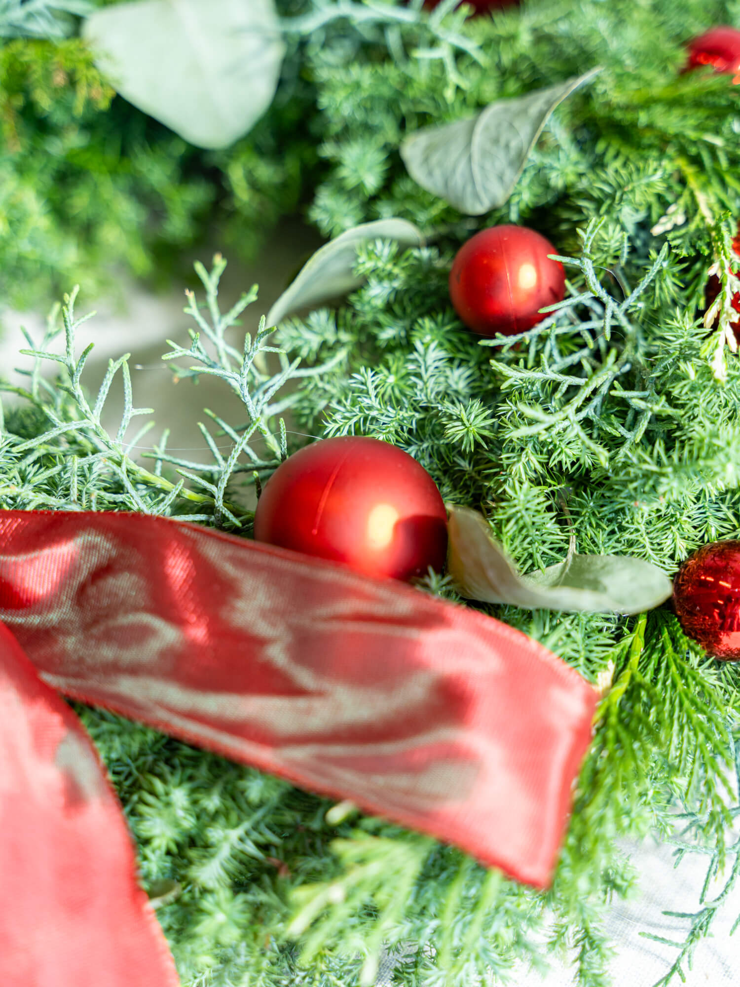 【クリスマス'24】ボール×リボンリース L - レッド -