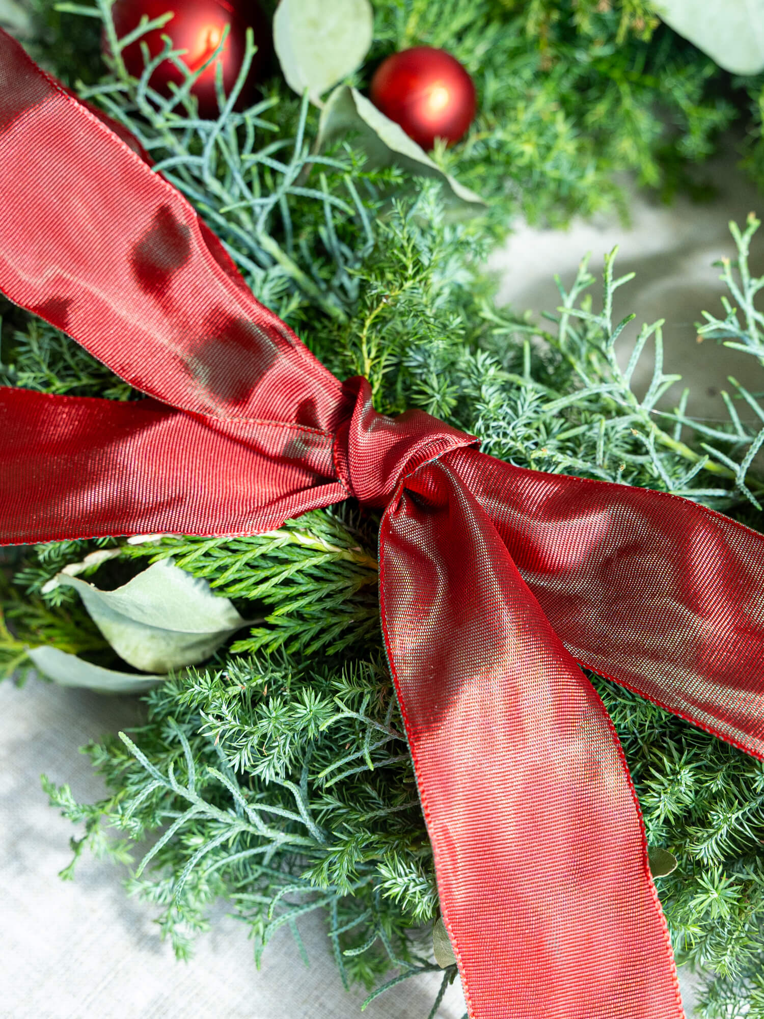 【クリスマス'24】ボール×リボンリース L - レッド -