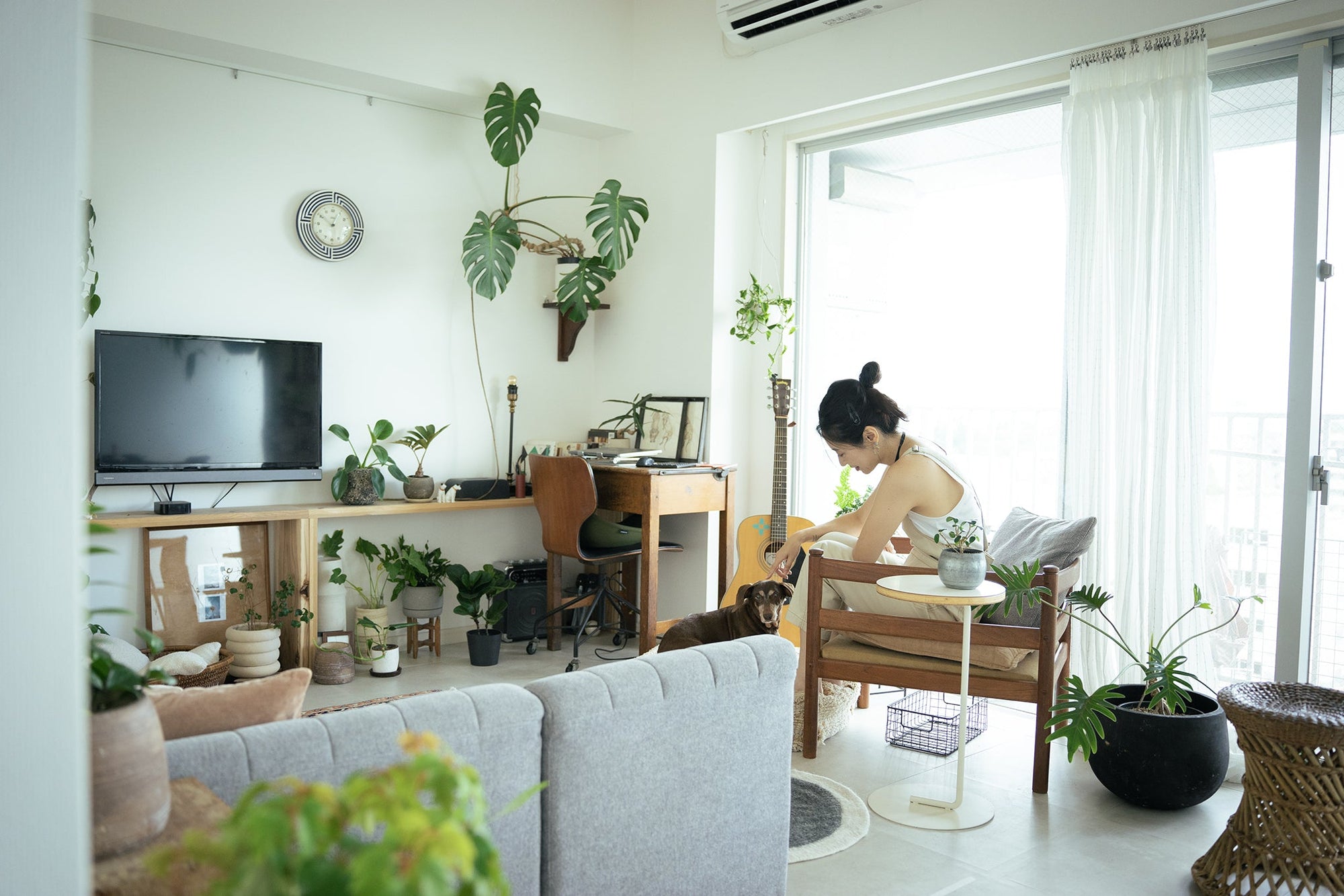 愛犬と植物。住むものみんなが心地よく過ごせる1LDKの賃貸マンションの暮らし