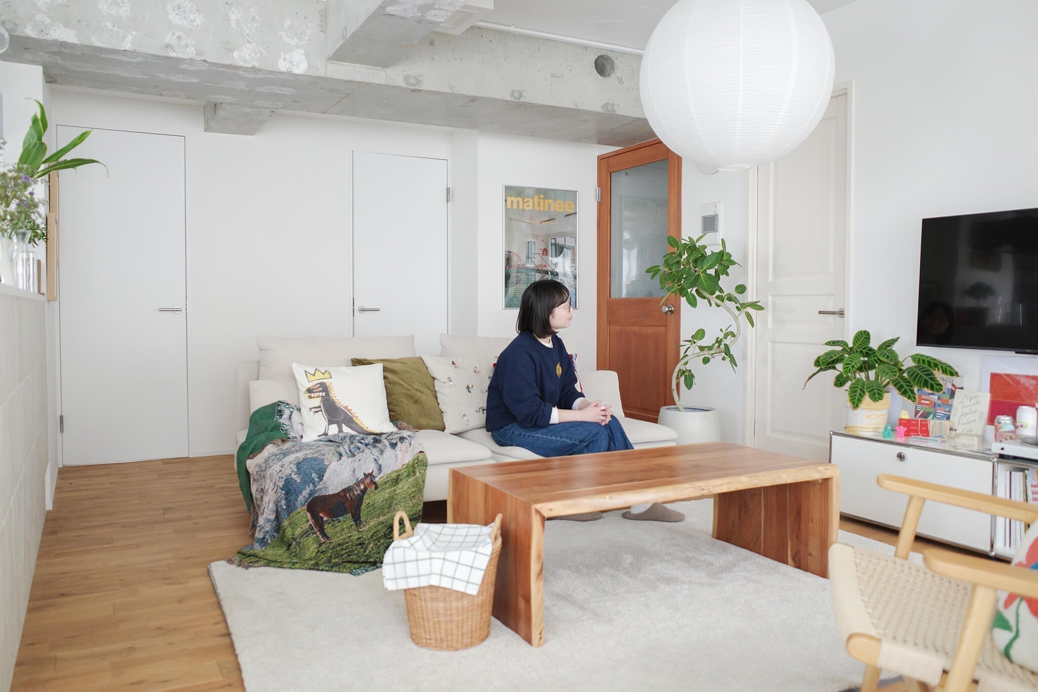 植物と雑貨が調和する洗練された空間づくり。まるでカフェのような2LDK