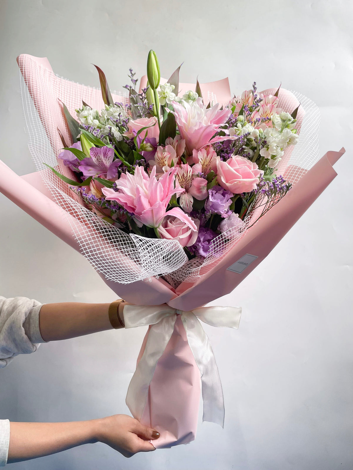 大切な方の誕生日プレゼントとしてとびきり華やかに