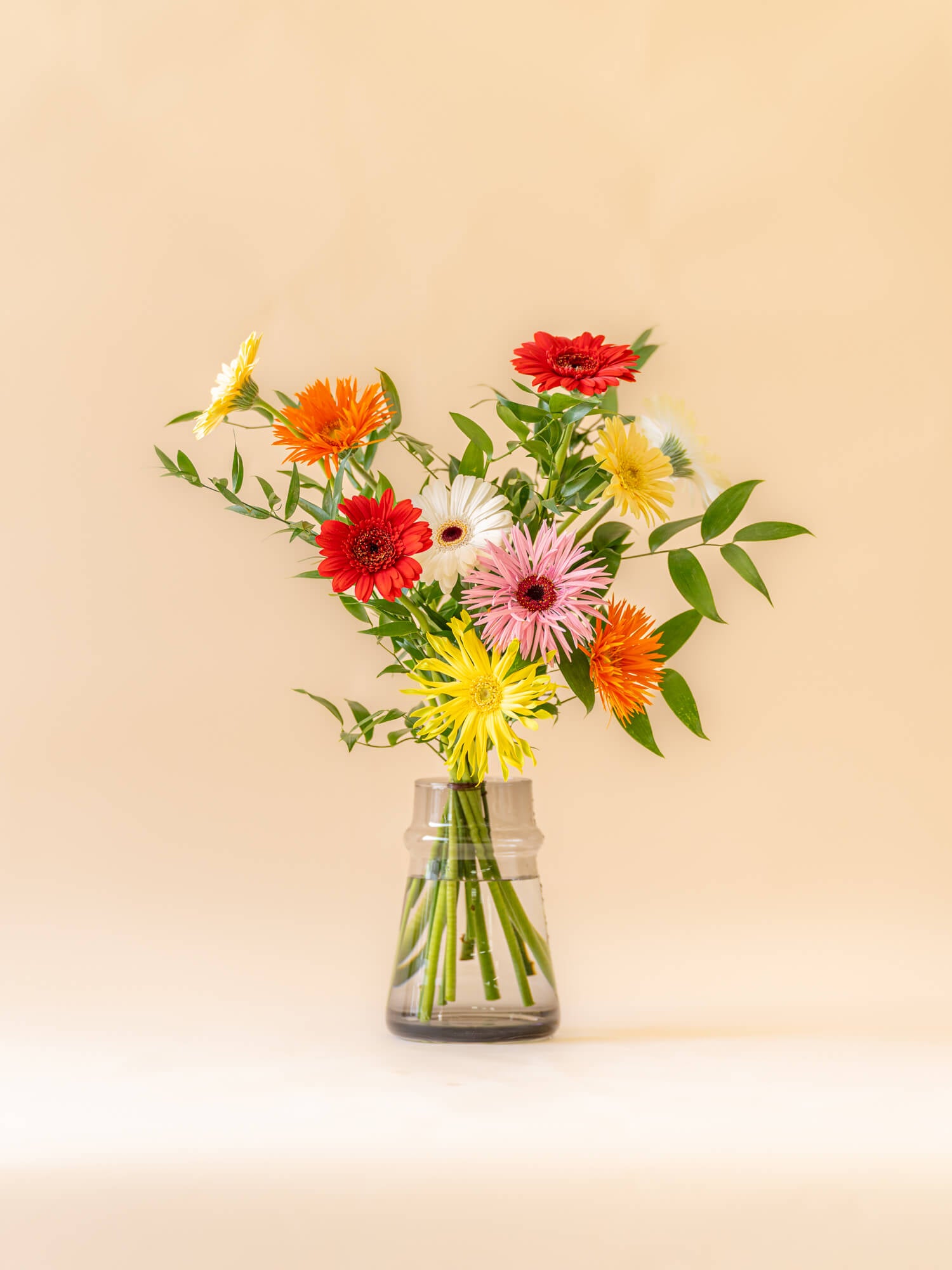 ガーベラの花束 10本 - ミックス - | お花の通販AND FLOWER (アンド