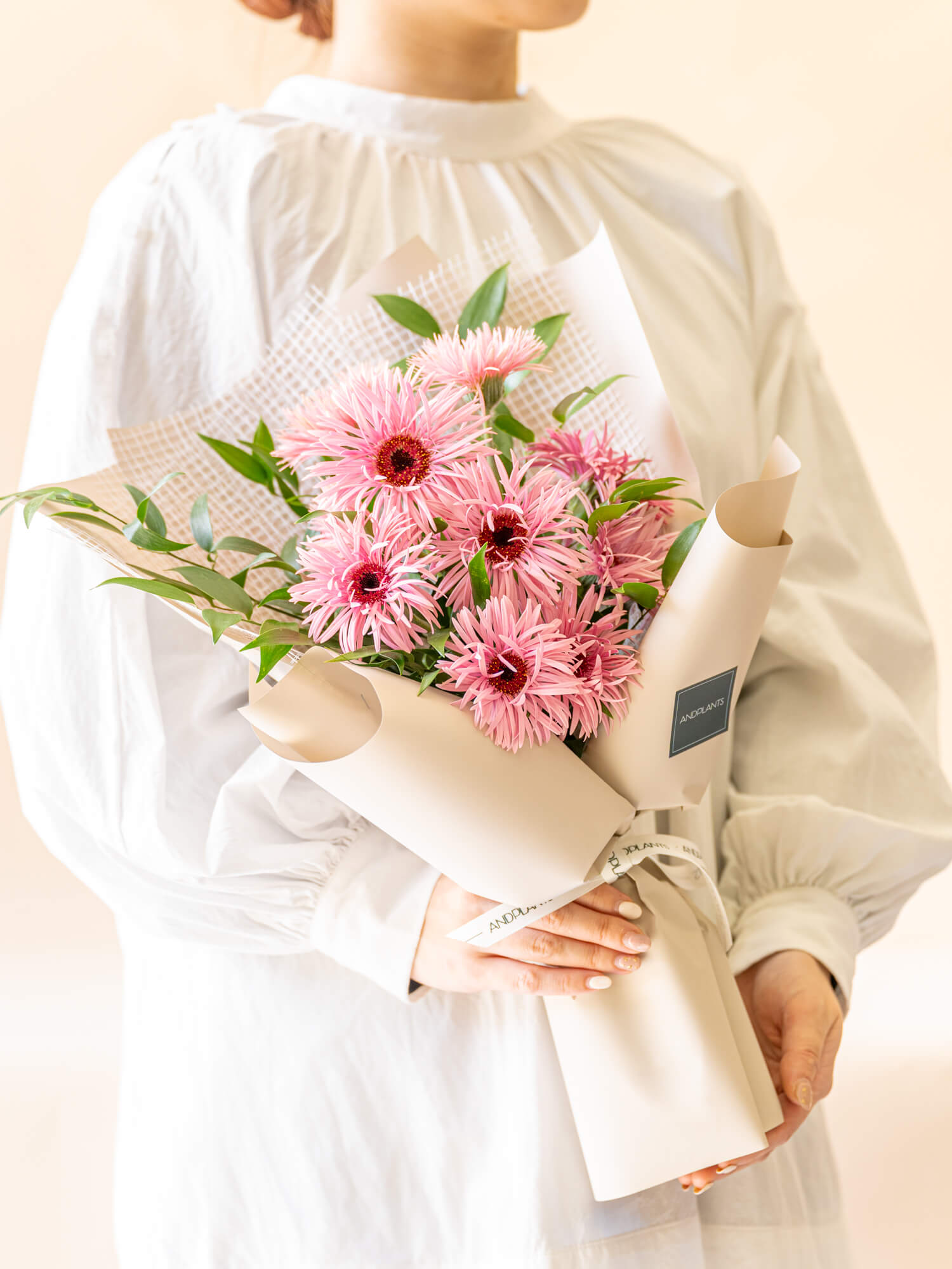 ガーベラのブーケ 10本 - ピンク -| お花の通販 AND PLANTS (アンド