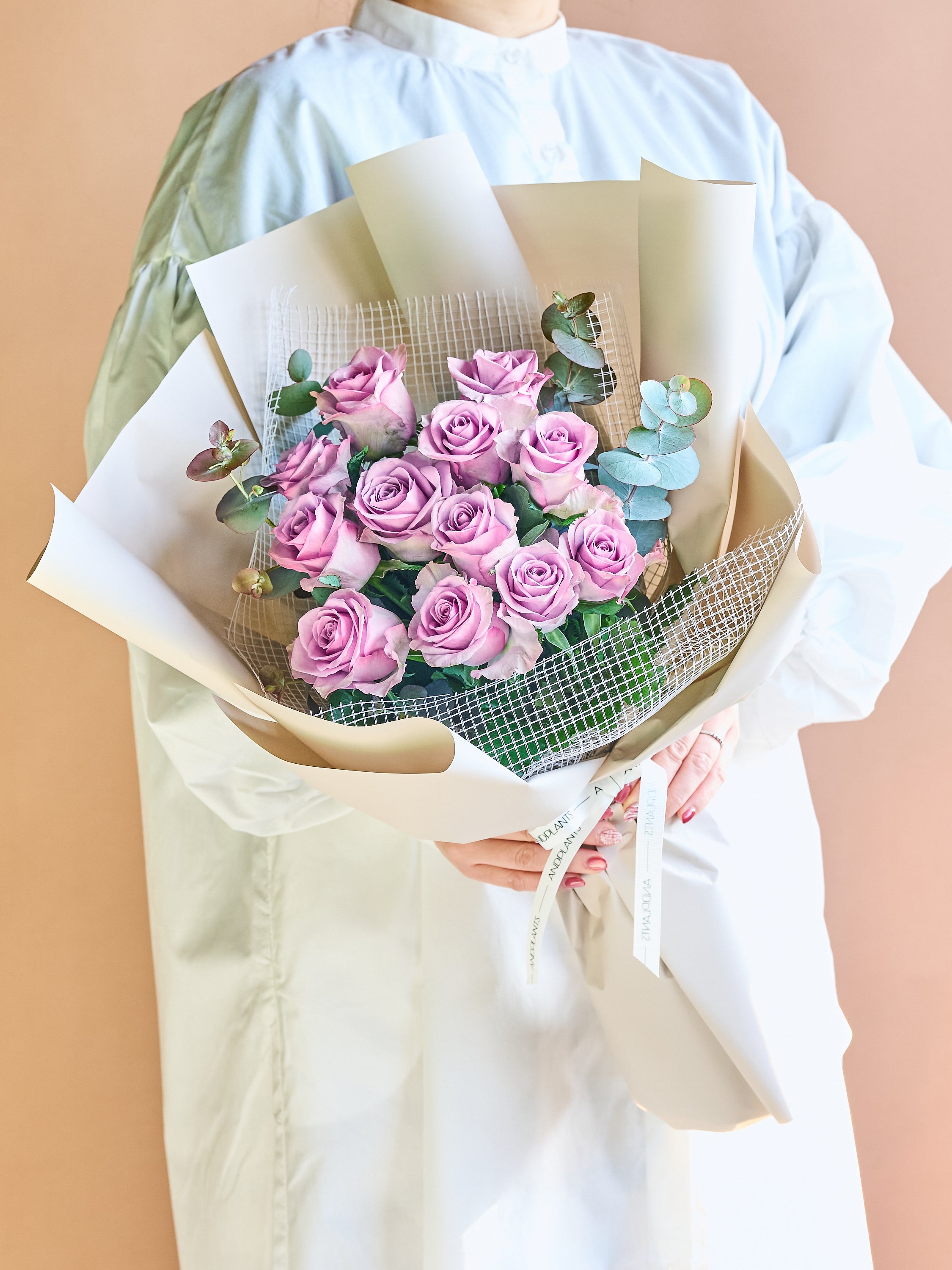 バラの花束 12本 - パープル - | お花の通販AND FLOWER (アンドフラワー)
