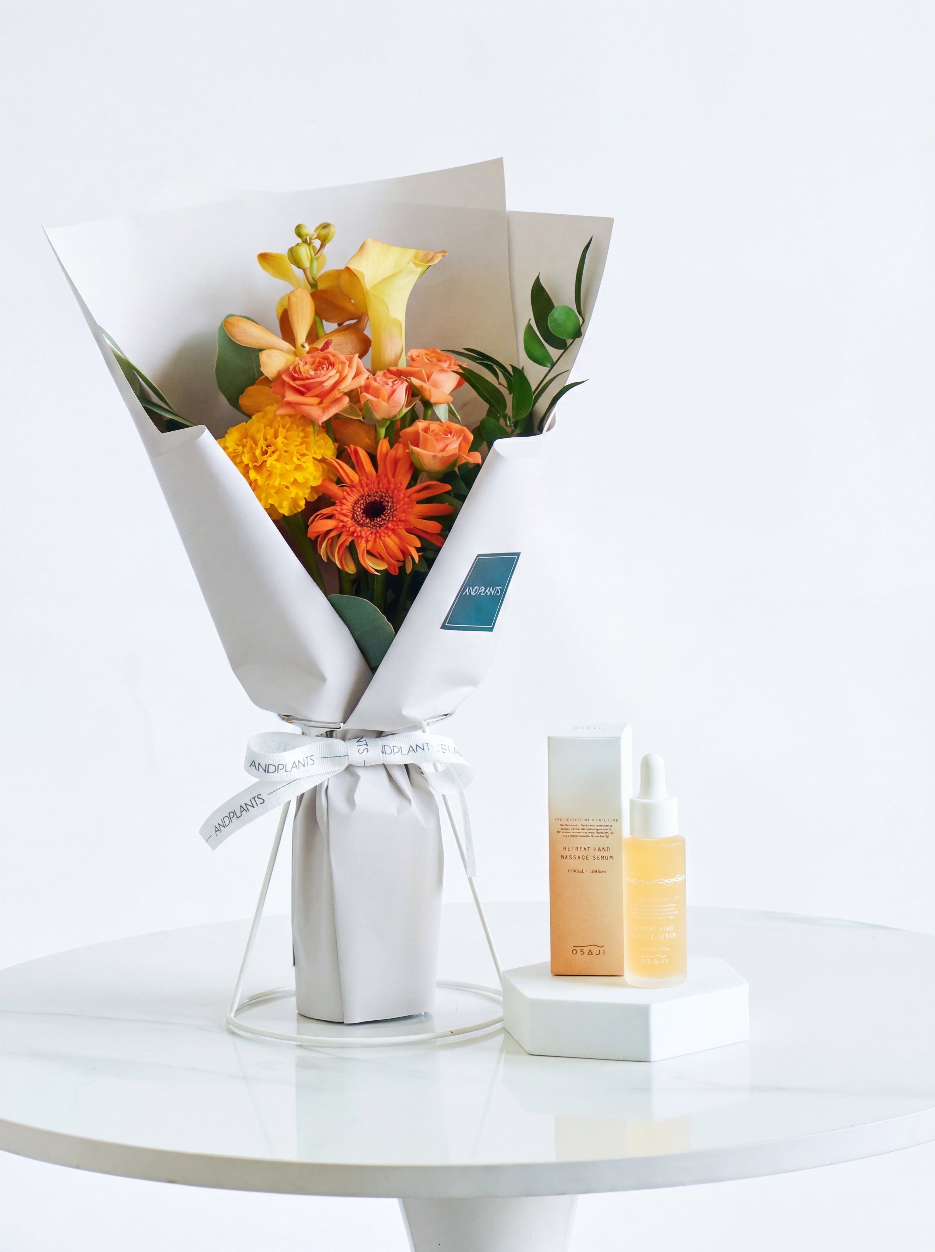 OSAJI ハンド美容液とおまかせブーケS オレンジのセット | お花の通販
