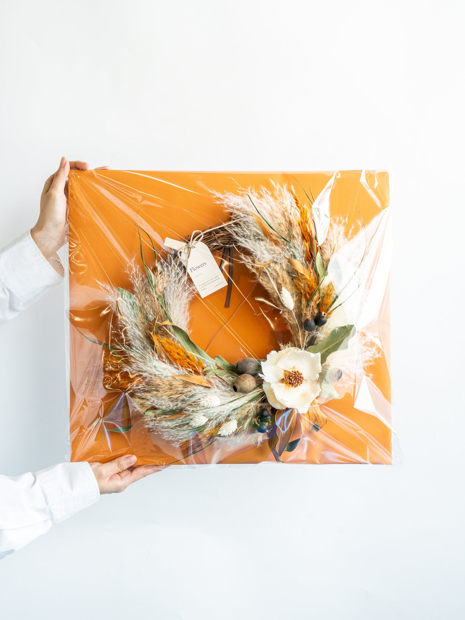 オータムシリーズ'25】秋の実りのドライフラワーリースL | お花の通販