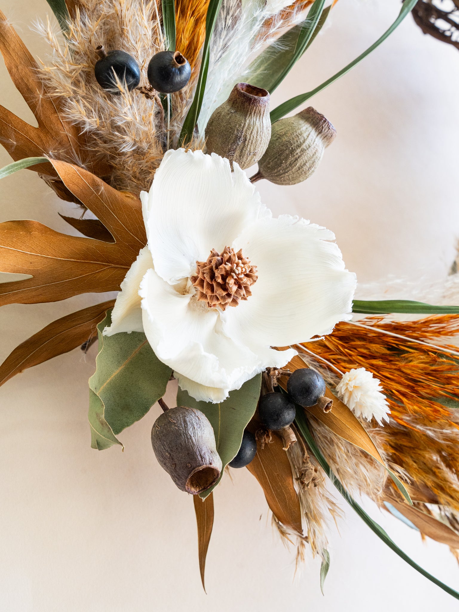 オータムシリーズ'25】秋の実りのドライフラワーリースL | お花の通販