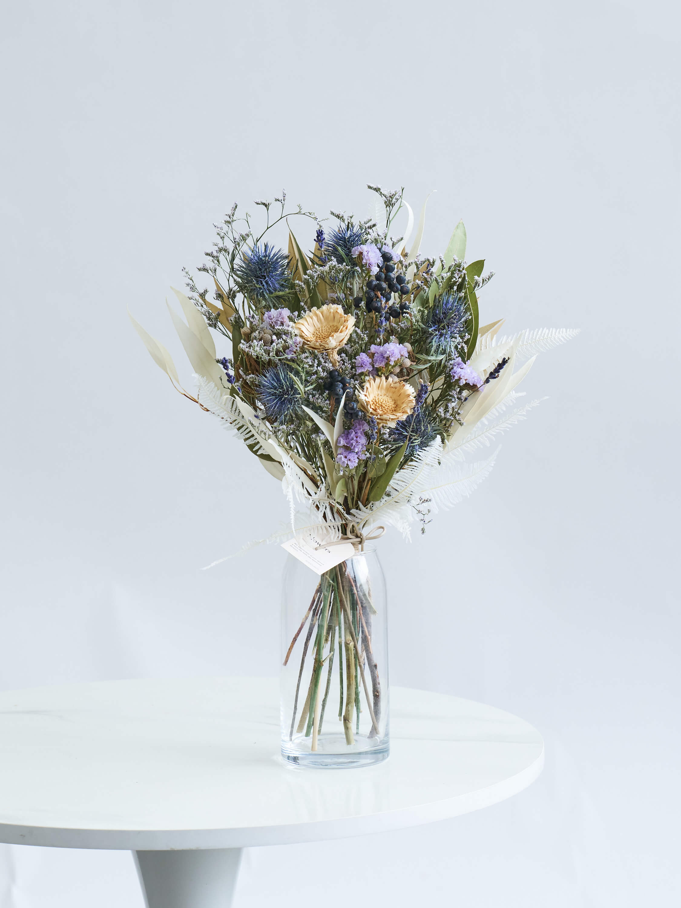 花瓶に飾れる】ドライフラワーの花束 M - ブルー - | お花の通販AND