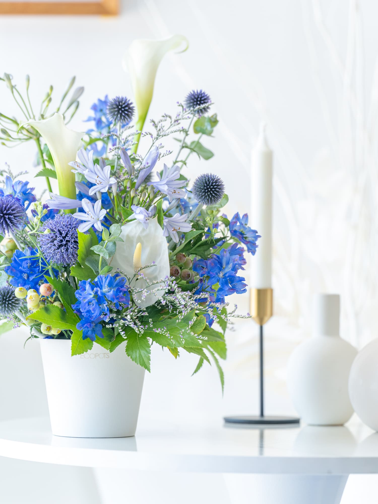 季節のおまかせ生花アレンジ M - ブルー -| お花の通販 AND PLANTS (アンドプランツ)