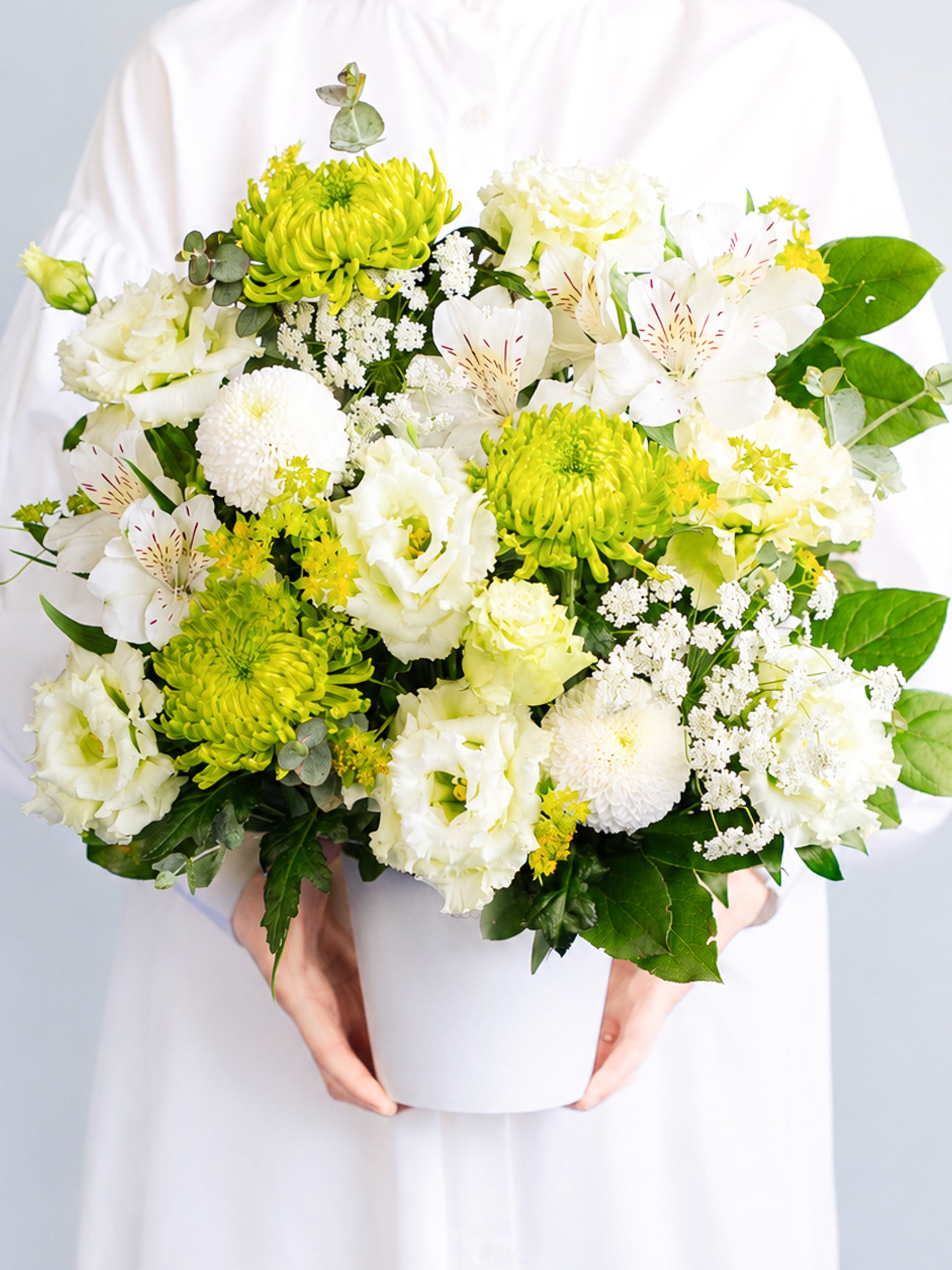 お供え用】おまかせアレンジ L - ホワイト - | お花の通販AND FLOWER