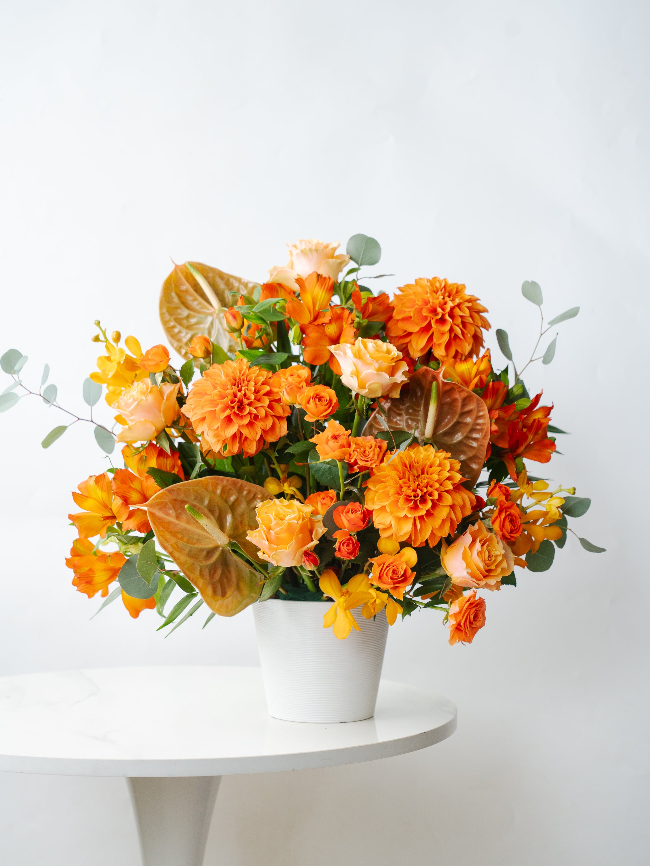 季節のおまかせ生花アレンジ XL - オレンジ - | お花の通販AND FLOWER