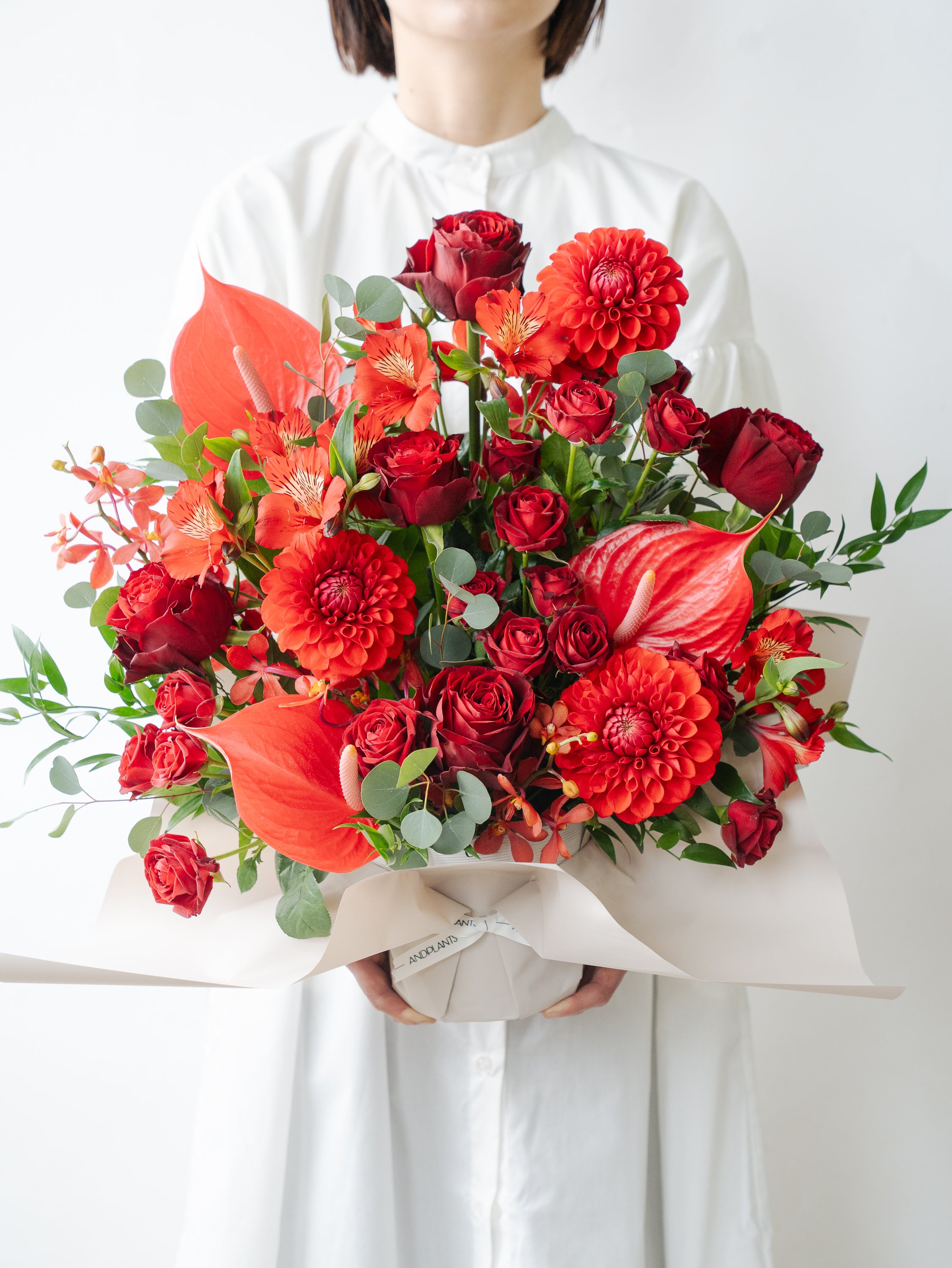 - 予約画面 -　おまかせアレンジメント　生花　事前予約制 季節のおまかせ生花アレンジ XL - レッド - | お花の通販AND FLOWER