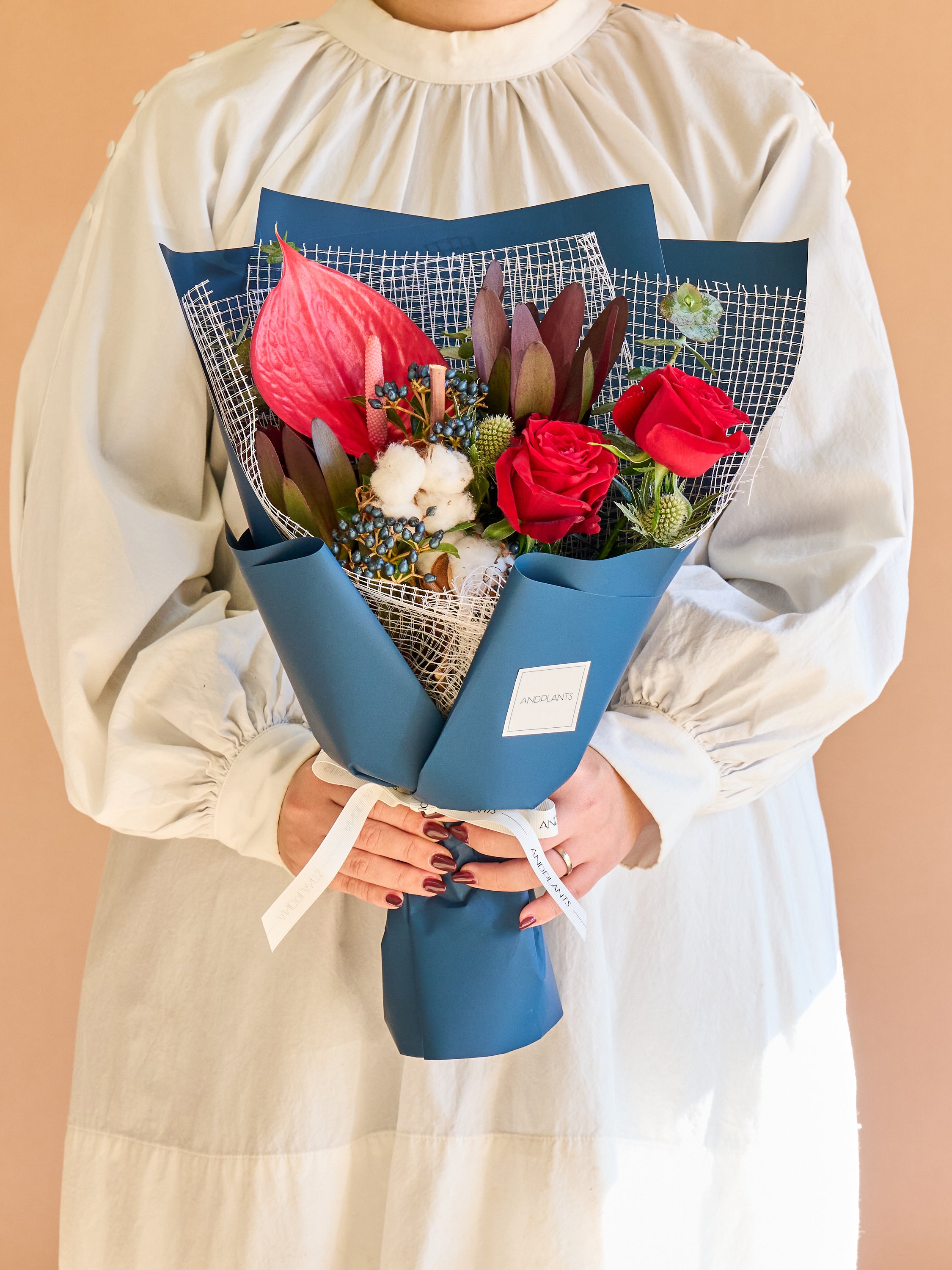 【ウィンターシリーズ】レッドローズの温もり感じる花束 M