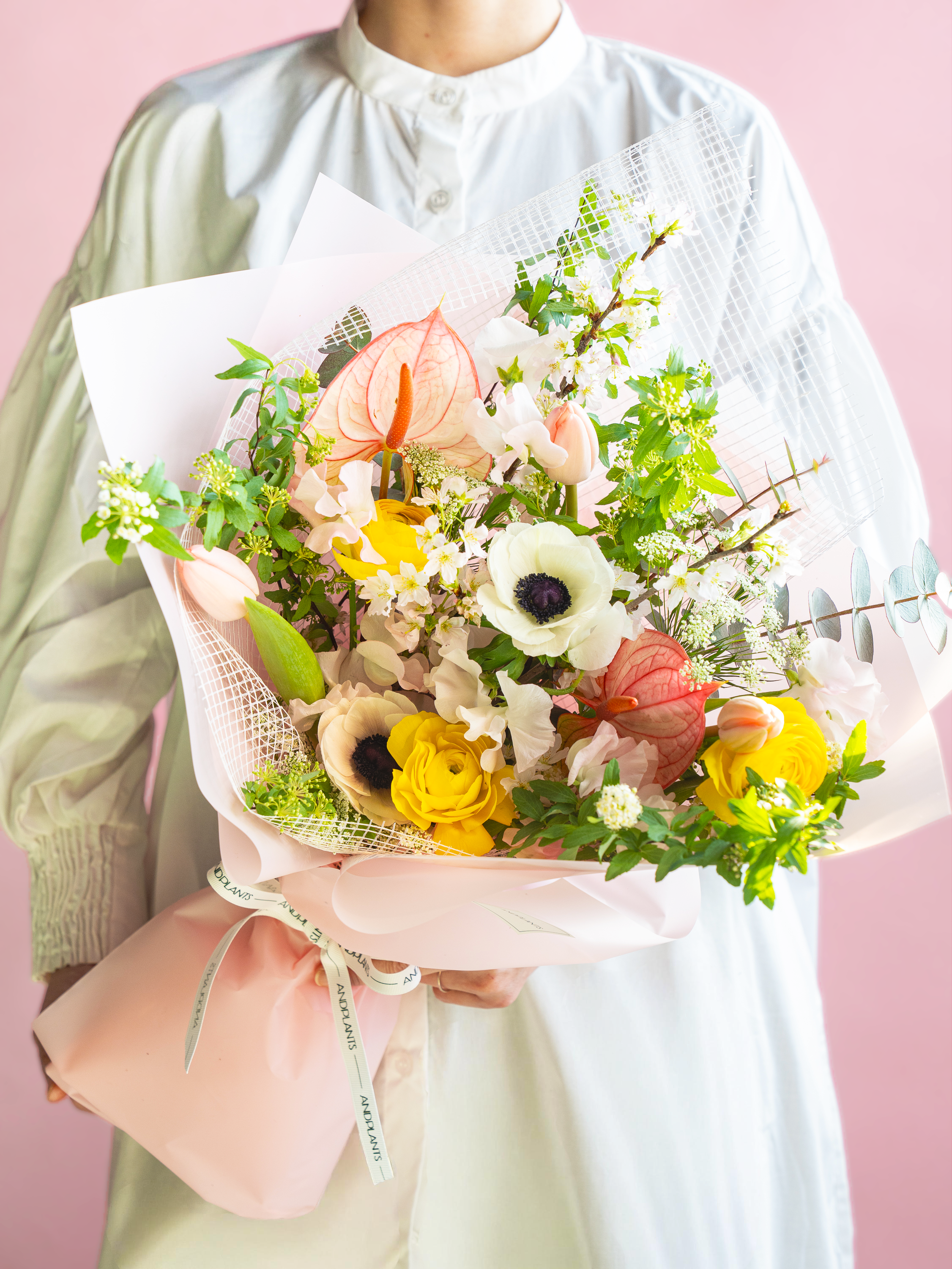 【スプリング】アネモネとチューリップの春色の生花の花束 L