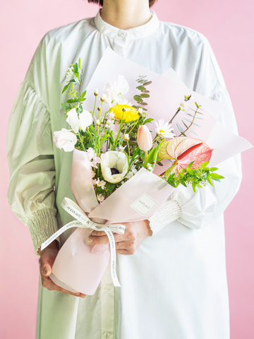 【スプリング】アネモネとチューリップの春色の生花の花束 M