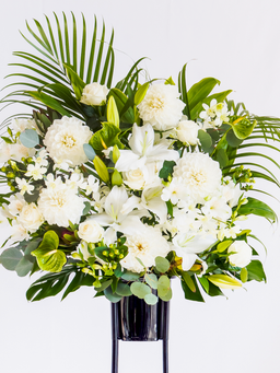 【ボリュームアップ】季節のおまかせスタンド花 1段 - グリーン -