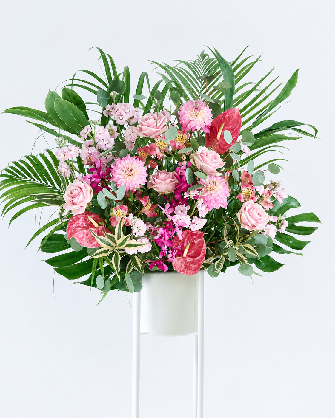 季節のおまかせスタンド花 1段 - ピンク - | お花の通販AND FLOWER
