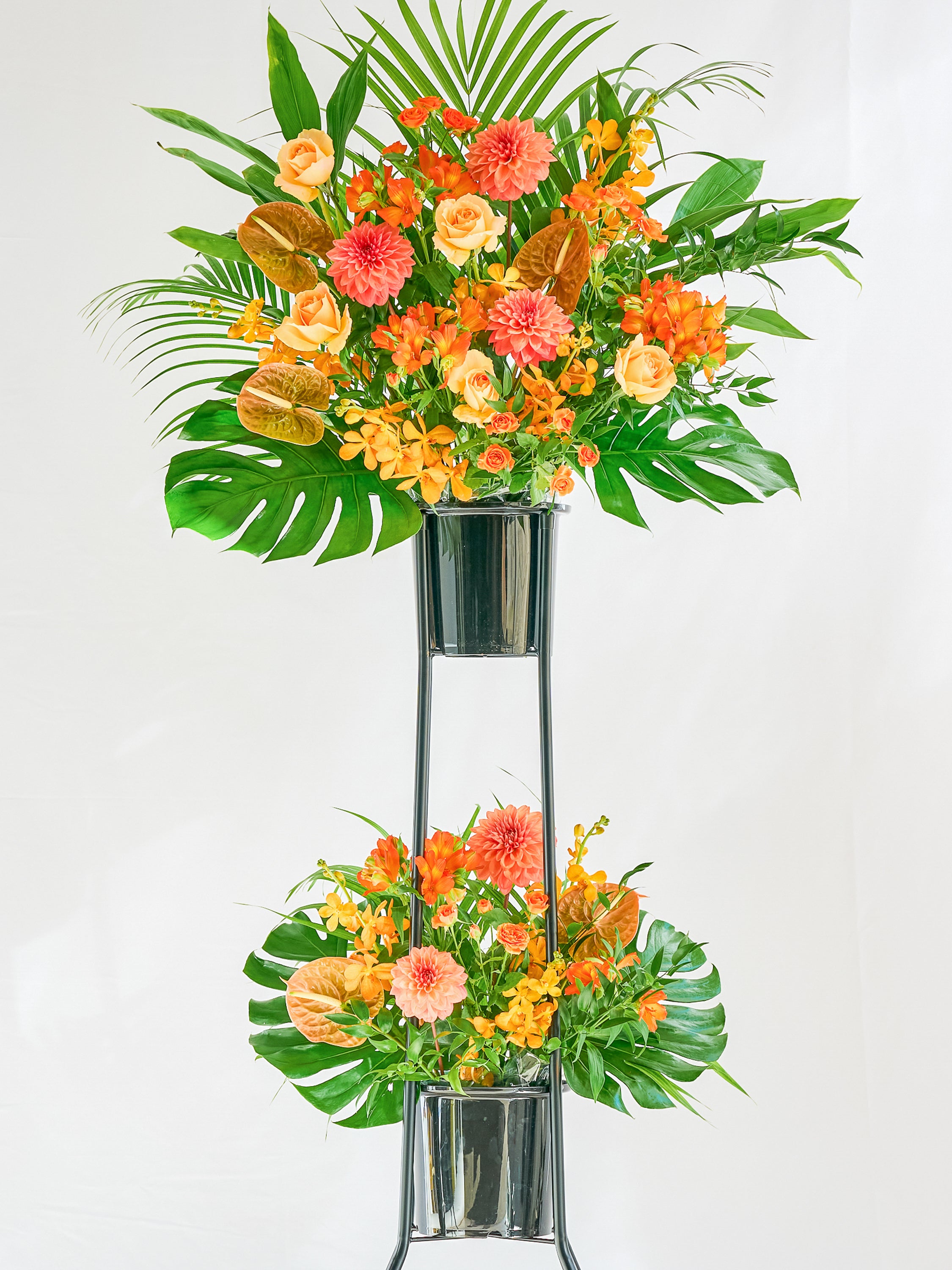 季節のおまかせスタンド花 2段 - オレンジ -