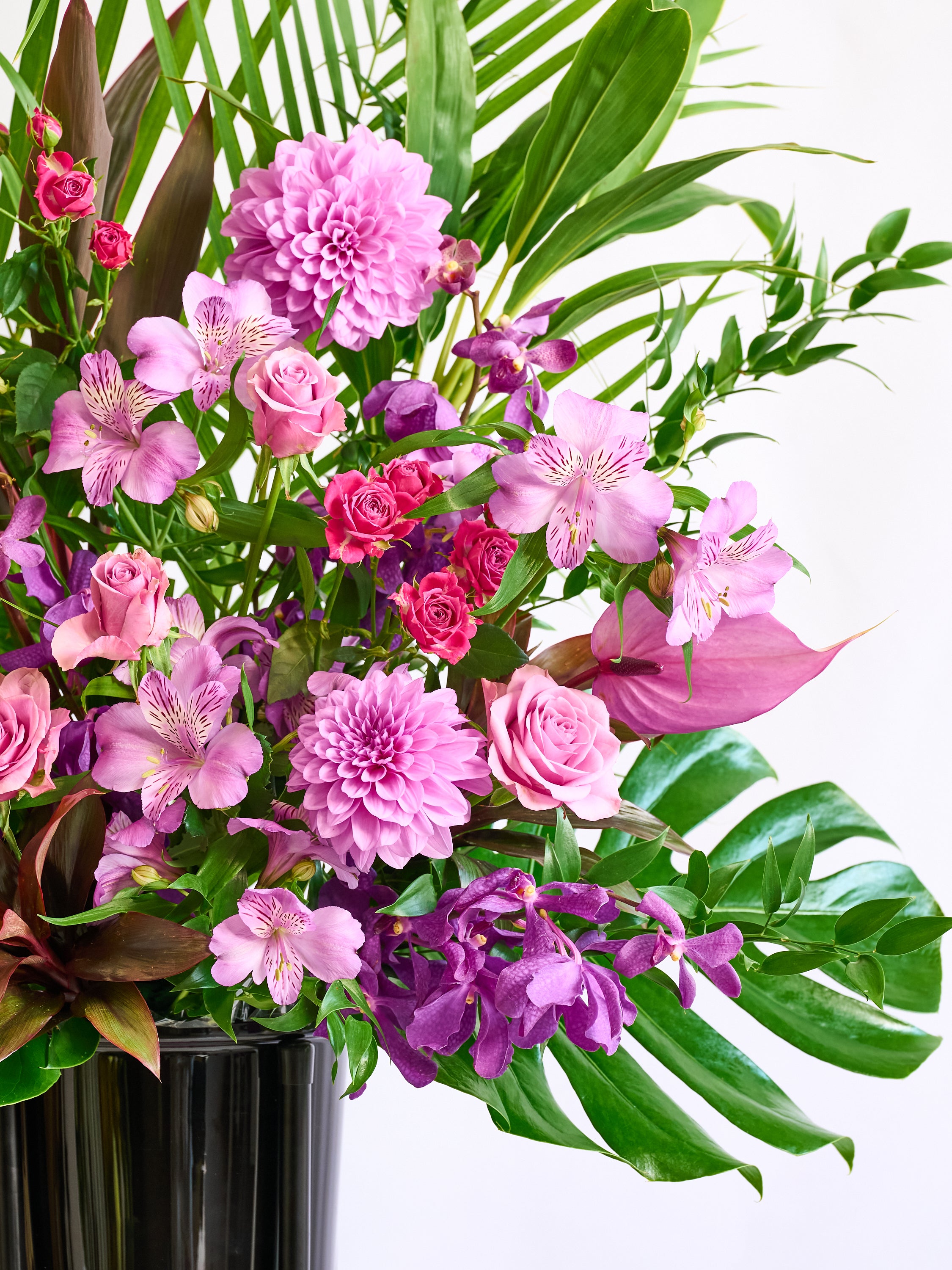 季節のおまかせスタンド花 1段 - パープル - | お花の通販AND PLANTS
