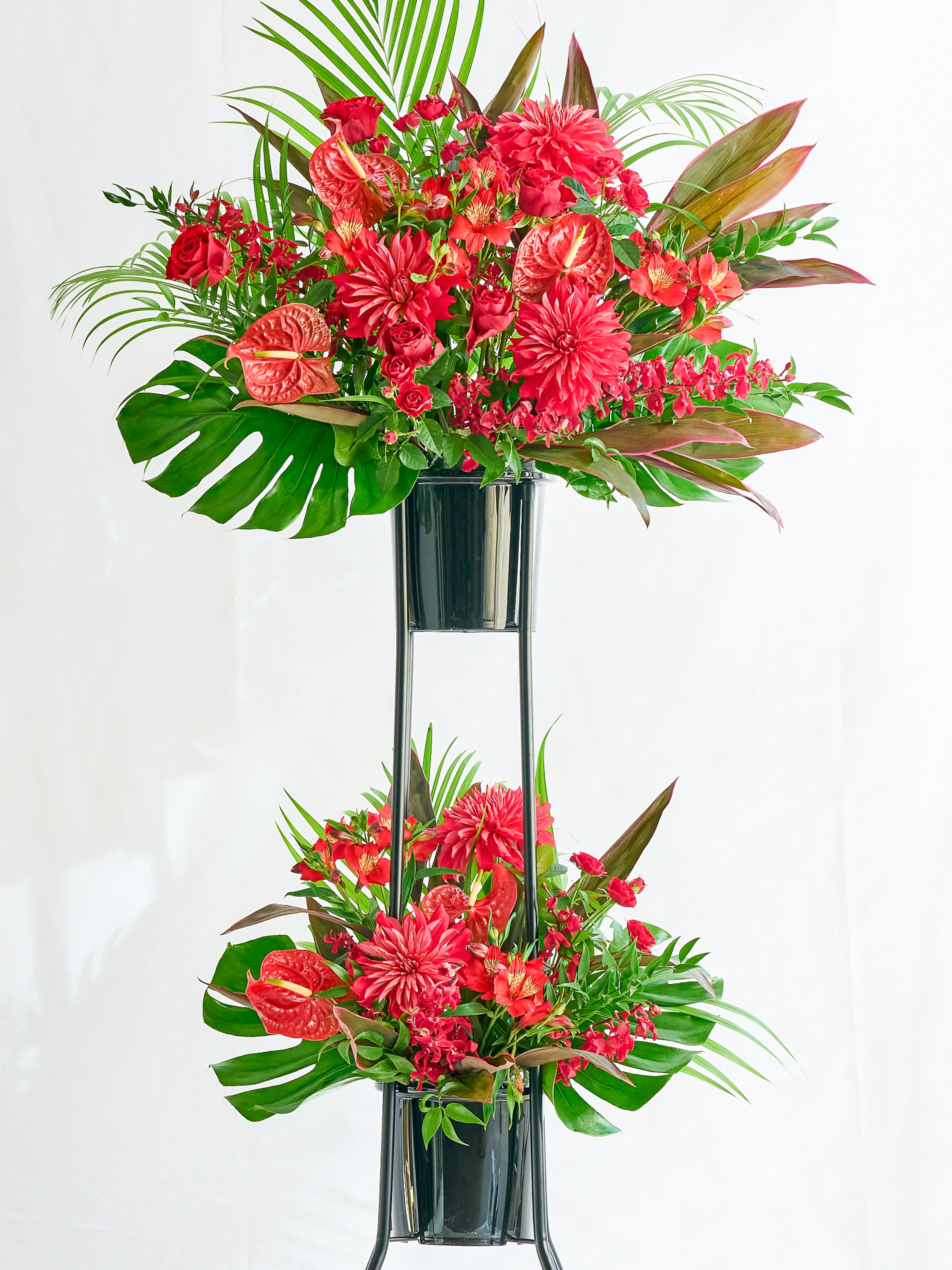 季節のおまかせスタンド花 2段 - レッド -