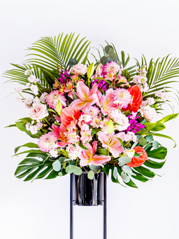 【ボリュームアップ】季節のおまかせスタンド花 1段 - ピンク -