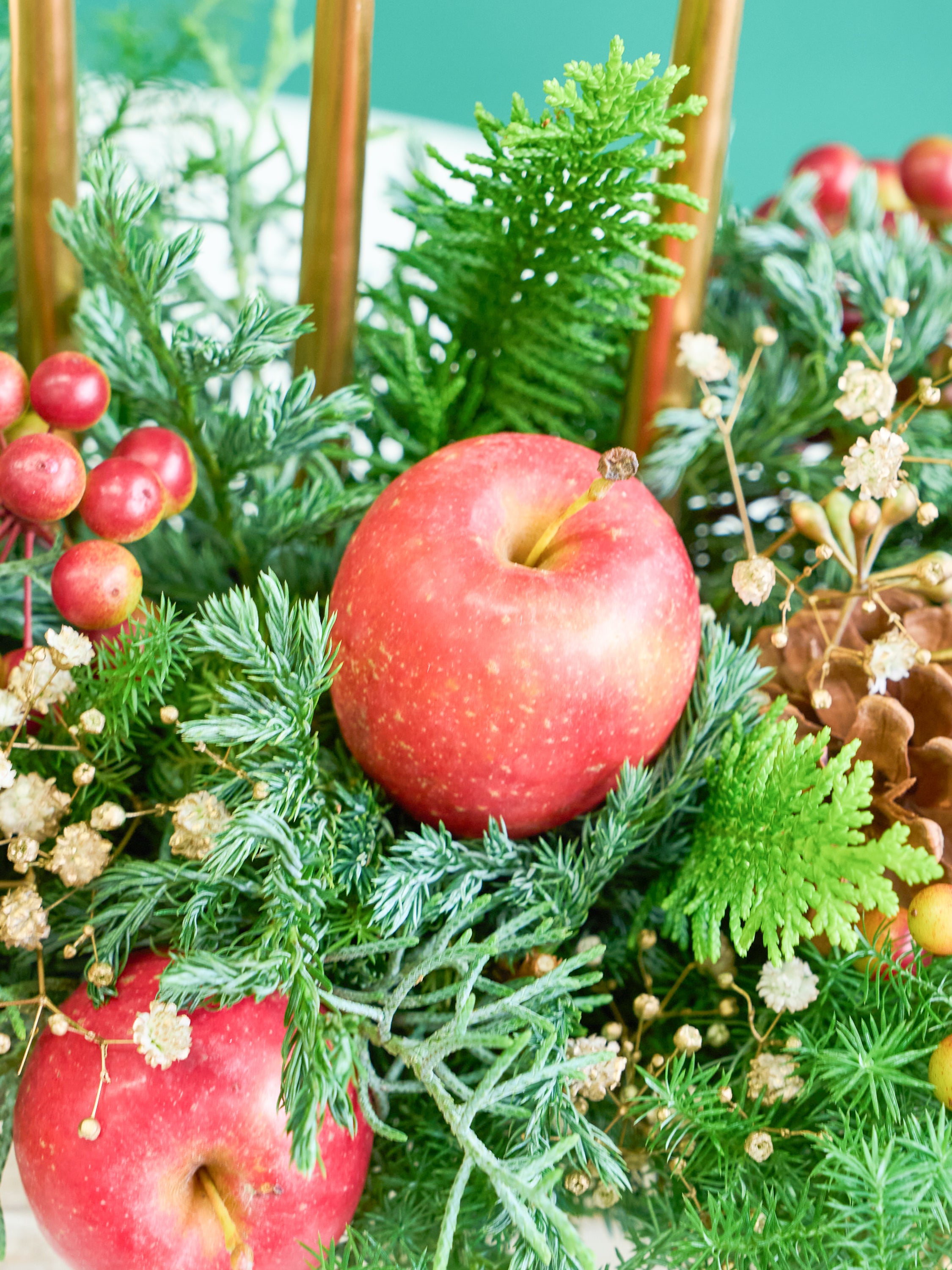 クリスマス】森のキャンドルアレンジメント L | お花の通販AND PLANTS