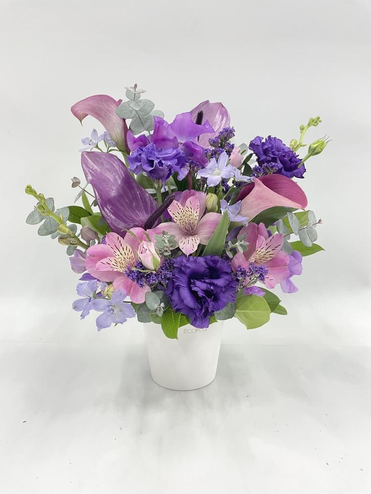 季節のおまかせ生花アレンジ M - パープル -