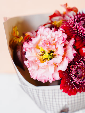 【オータム】そのまま飾れる秋色ベロアレッドの花束 S