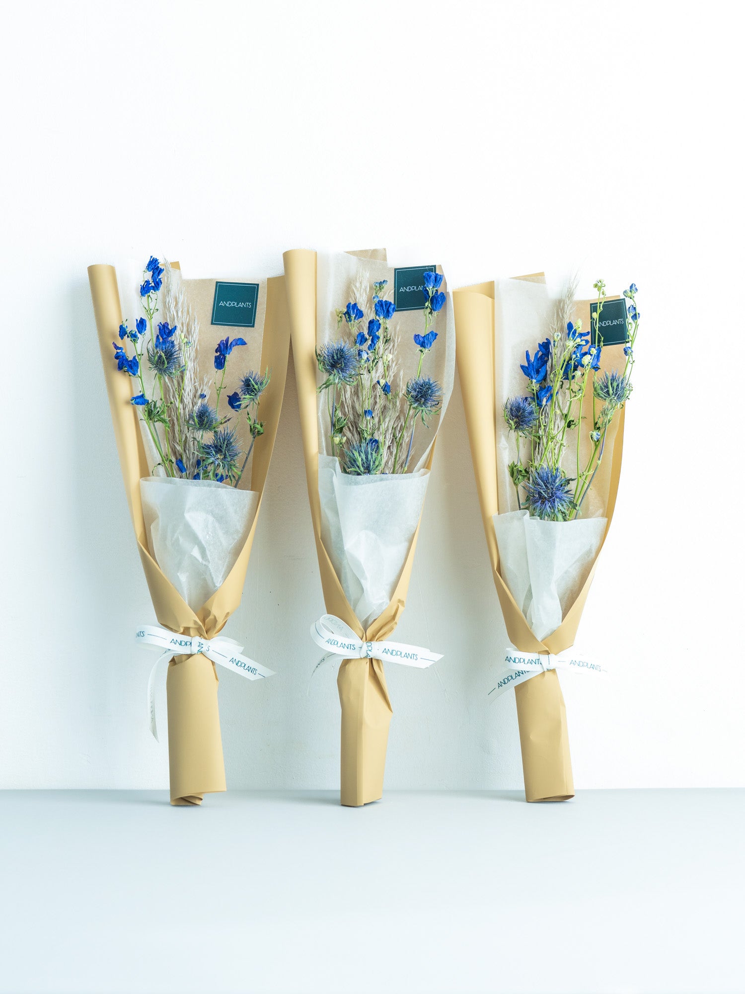 送別・お祝いなどに】ドライフラワーミニラッピング Blue3束セット お花の通販 AND PLANTS (アンドプランツ)